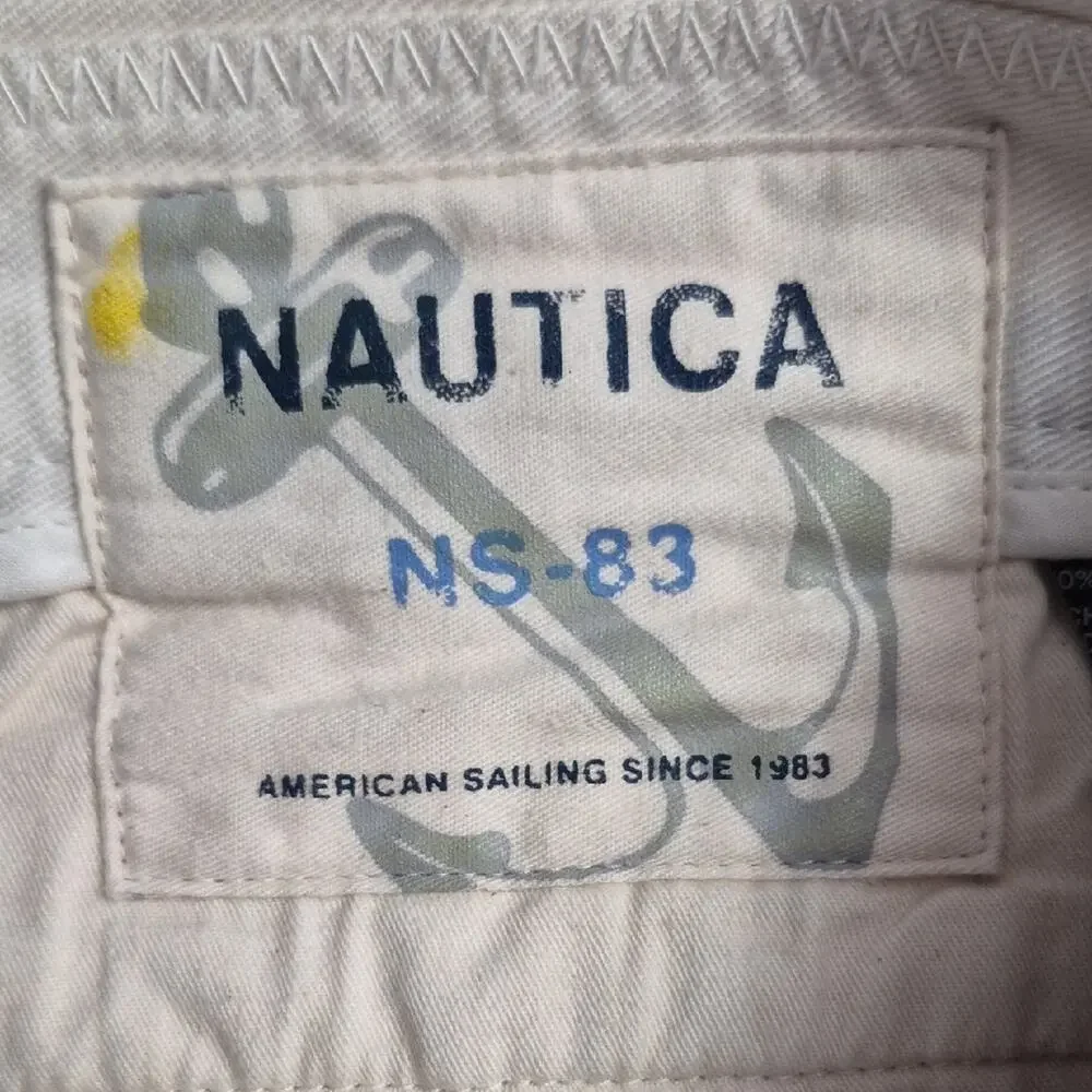 Nautica Men's Cream Flat Front Cotton Shorts Size 30 NWT
